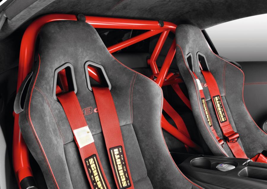 Интерьер Audi R8 GT 2010 года  (EU) (фото 10 из 55)